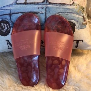 Coach Slide C3068 sz.8 rubber sandal soft pink/mauve color EUC Like New!
